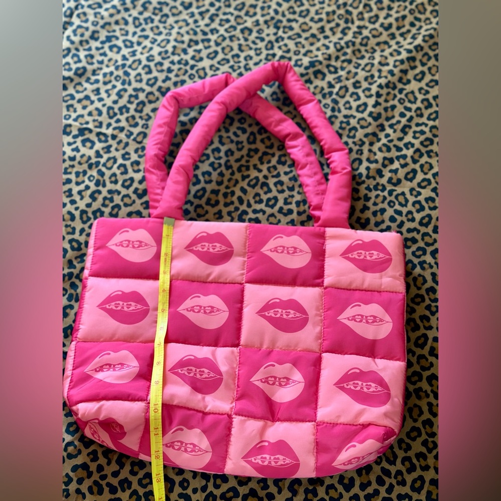 Pink Puffer Tote With Lips Pattern - Picture 6 of 8
